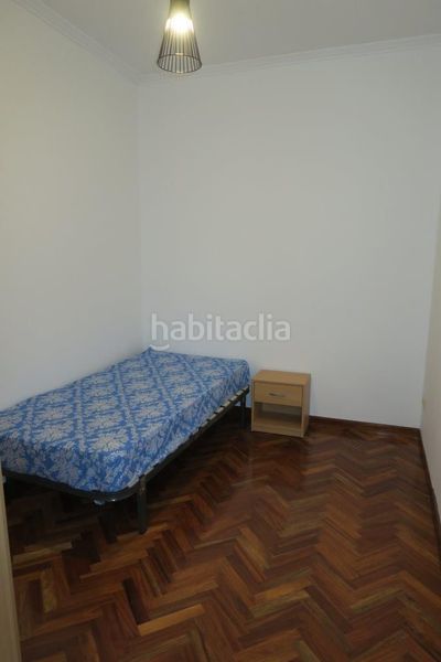 Foto cd1b1b8f-964a-43f4-beea-9c25210a1c97. Rent flat in Os Mallos Coruña (A)