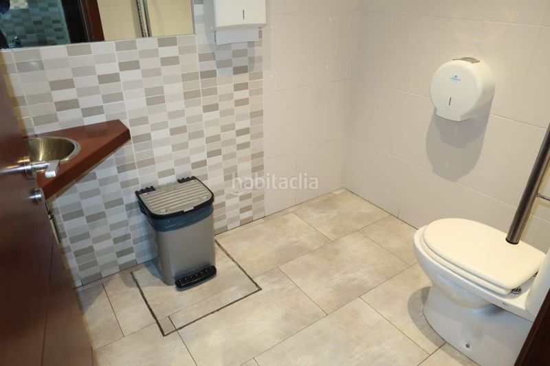 Foto 4d5d9f1f-89ce-4dcf-9cf9-19eb46db3211. Alquiler local comercial local en alquiler en villarodis. en Arteixo