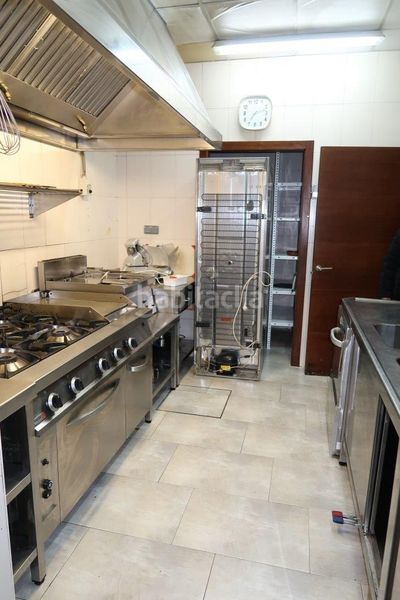 Foto 5a4415c6-823c-4f39-9b48-0918447ee661. Alquiler local comercial local en alquiler en villarodis. en Arteixo