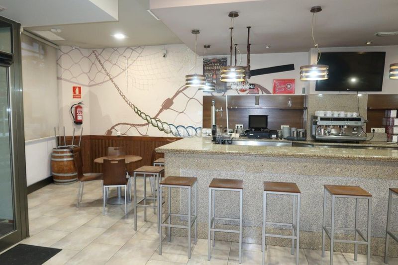 Foto 951e64ba-4f81-464a-bd2c-ffdfe6f8d1e3. Alquiler local comercial local en alquiler en villarodis. en Arteixo