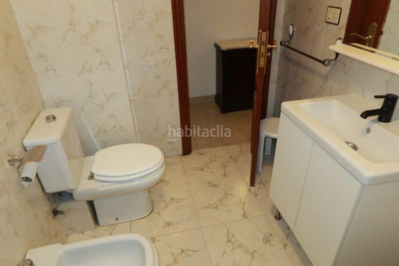 Foto 5c9b2442-a0ba-4e0b-861e-38486976c22d. Alquiler piso  en alquiler en estación de trenes, 5 dormitorios. en Coruña (A)