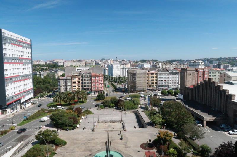 Foto 682d2983-0c9e-4082-8f6f-8080e0b030fe. Alquiler piso  en alquiler en estación de trenes, 5 dormitorios. en Coruña (A)