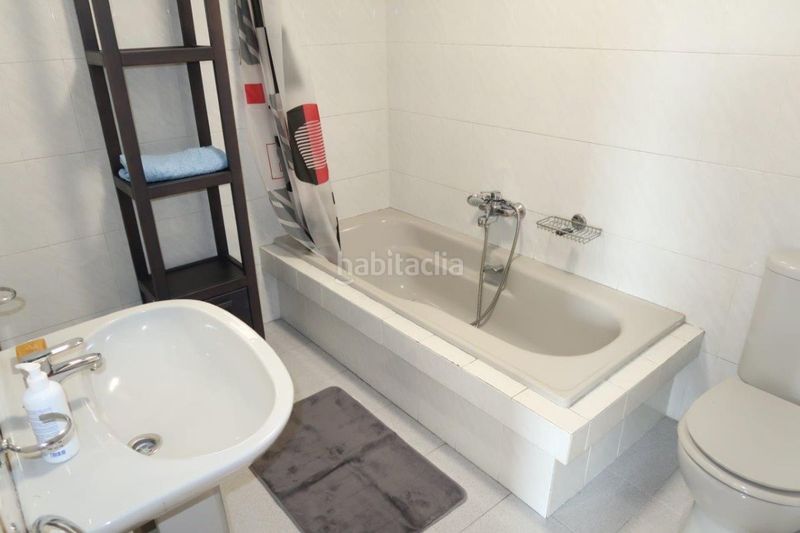 Foto 897386e2-75ae-449a-849a-0ca51d6fd0a8. Rent flat in Eirís Coruña (A)