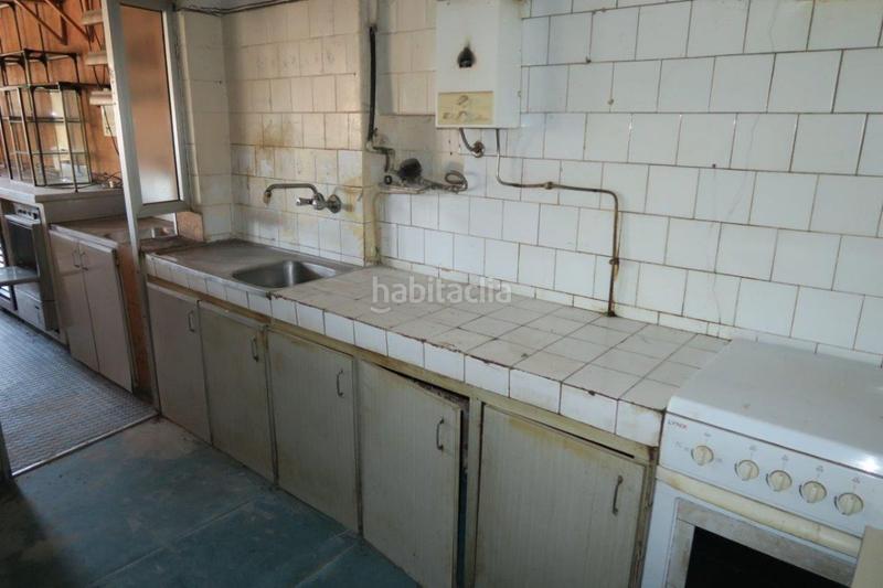 Foto e7a3a72e-2f6a-4fdd-baf8-b32e3459f8e2. Location local commercial dans Agra del Orzán - Ventorrillo Coruña (A)