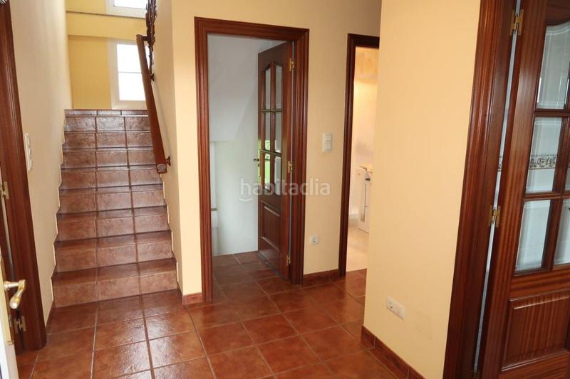 Foto b29d1bbd-56e2-45bd-841b-2e512cae1d18. Chalet avec chauffage parking dans Cambre