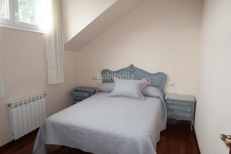 Foto f045012a-e32f-4e3c-9082-df84de69b596. Chalet avec chauffage parking dans Cambre