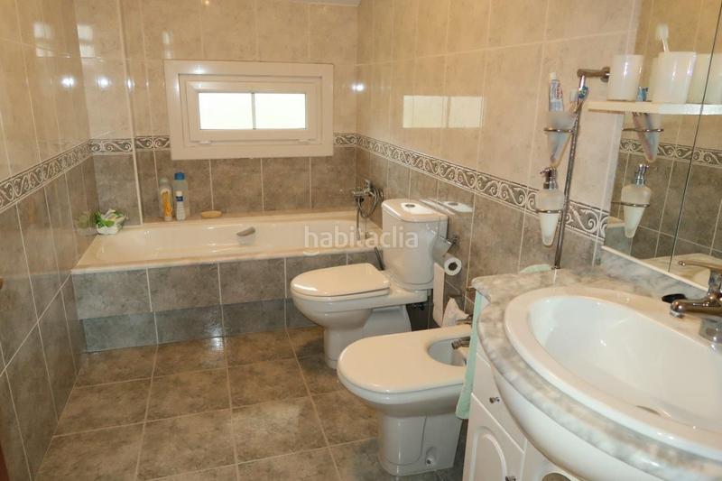 Foto fe5ee60d-f5dd-4c5c-b07b-638f02aab408. Chalet avec chauffage parking dans Cambre