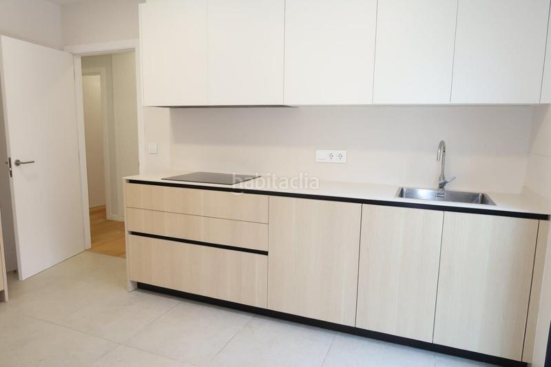 Foto 3f06607e-00dd-481e-b66a-e5bf1d725438. Rent flat in ronda 53a in Riazor - Visma Coruña (A)