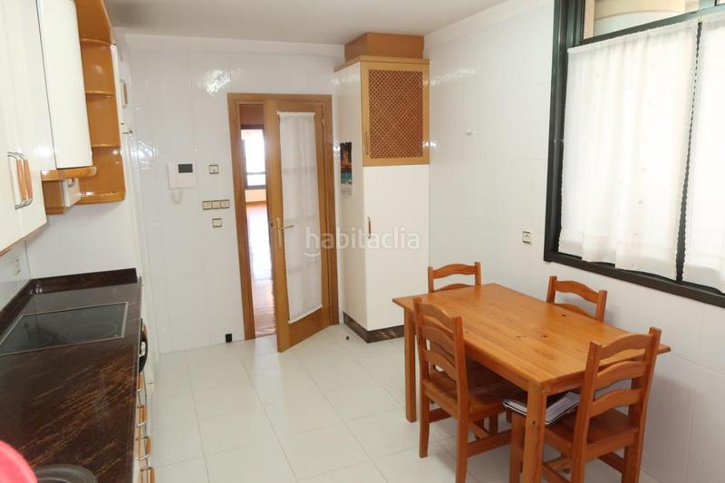 Foto 9f00876d-e78a-4284-a583-f171e687cae2. Location appartement avec chauffage parking dans Los Castros - Castrillón Coruña (A)