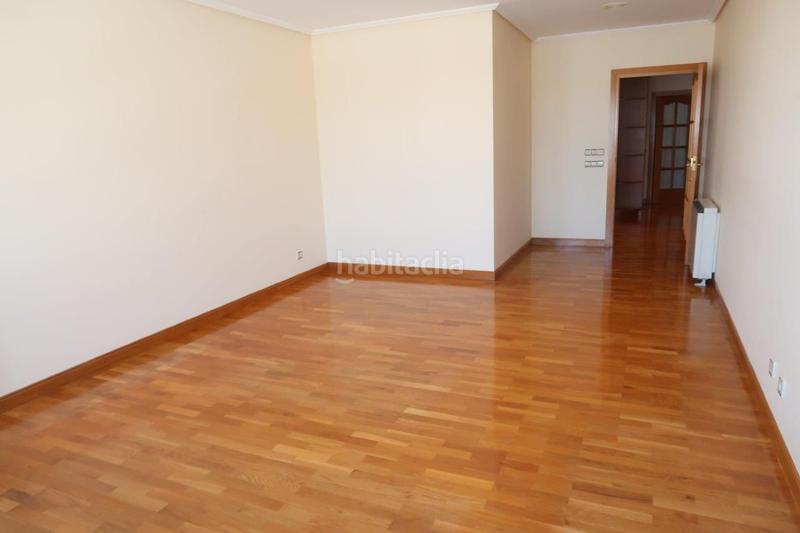Foto 8fdfa7e3-3358-4b0f-9d80-adeecb169398. Rent flat with heating parking in Los Castros - Castrillón Coruña (A)