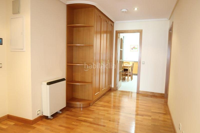 Foto c6de192f-ef41-4c70-999f-35f1997ea3f4. Rent flat with heating parking in Los Castros - Castrillón Coruña (A)