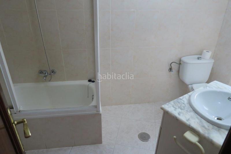 Foto 7b26b970-2620-43c9-885e-2ee1a0183ea0. Alquiler piso  en alquiler en c barcelona, 4 dormitorios. en Coruña (A)