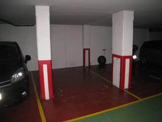 Parking coche  Manuel deschamps. Garaje en venta en peruleiro.