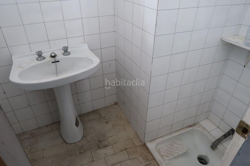 Foto bf450af6-efb9-4fe0-bab2-b633c1aea136. Local comercial a Os Mallos Coruña (A)