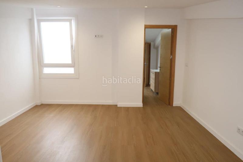 Foto 6fdc1f08-cfac-4f4b-8068-a23cba908bc9. Piso  en venta en c barcelona, 4 dormitorios. en Coruña (A)