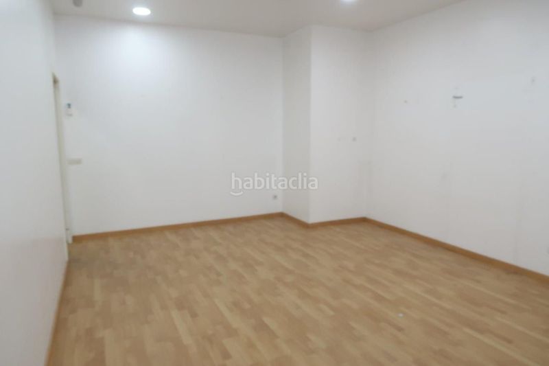 Foto 206d1a8b-62e3-4d77-b64c-ae2bad435b8d. Alquiler local comercial local en alquiler en centro plaza pontevedra, 4 dormitorios. en Coruña (A)