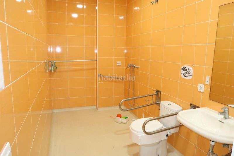 Foto 322f9707-54b2-430d-899d-85a111efa19a. Alquiler local comercial local en alquiler en centro plaza pontevedra, 4 dormitorios. en Coruña (A)