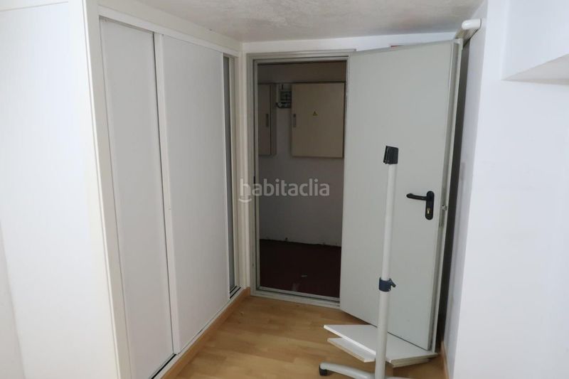 Foto 3e383a79-e807-45e3-9f6c-3cc3cc68b171. Alquiler local comercial local en alquiler en centro plaza pontevedra, 4 dormitorios. en Coruña (A)