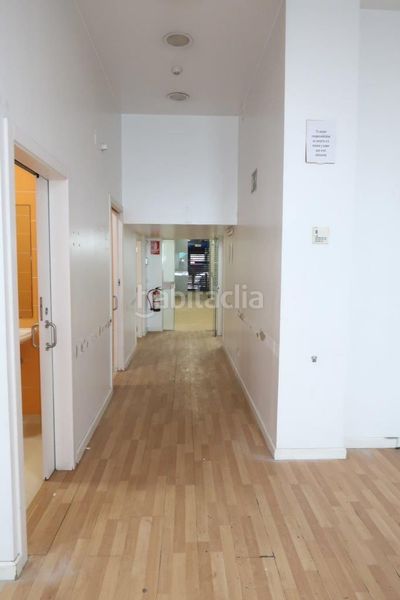 Foto 83964188-fc64-475f-bf1c-788e40f4ab48. Alquiler local comercial local en alquiler en centro plaza pontevedra, 4 dormitorios. en Coruña (A)