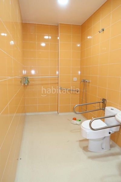 Foto b22d896d-3413-460b-a1ad-1f8f0cda7867. Alquiler local comercial local en alquiler en centro plaza pontevedra, 4 dormitorios. en Coruña (A)