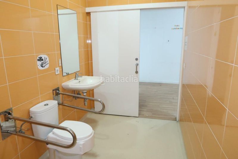 Foto d205cbd3-087d-4c43-bbc3-4c9f2076b0c5. Alquiler local comercial local en alquiler en centro plaza pontevedra, 4 dormitorios. en Coruña (A)