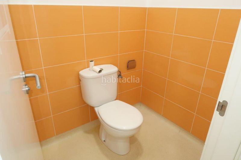 Foto d6bb20c7-aa43-401c-a1a0-08b7719cb4c4. Alquiler local comercial local en alquiler en centro plaza pontevedra, 4 dormitorios. en Coruña (A)