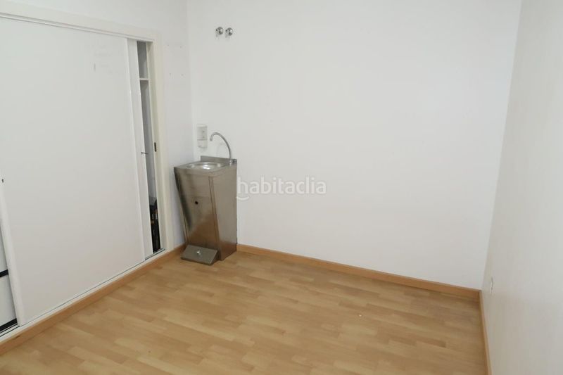 Foto efd1ad43-9ac0-4e88-b0a9-ab518427e3aa. Alquiler local comercial local en alquiler en centro plaza pontevedra, 4 dormitorios. en Coruña (A)