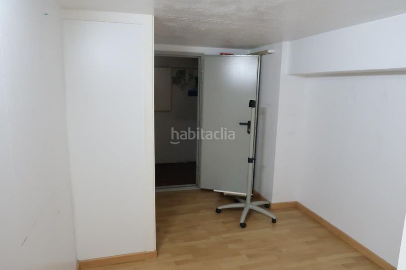 Foto f907286d-ee7f-4745-8182-6c4b36d782dd. Alquiler local comercial local en alquiler en centro plaza pontevedra, 4 dormitorios. en Coruña (A)