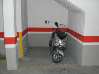 Miete Motorradparkplatz in Calle del lago de sanabria 4