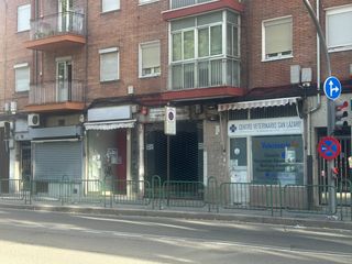 Local Comercial en Calle de Casasola 3