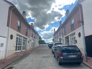 Casa adossada a Calle Huebra 7