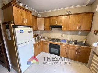 Piso en Primero de mayo 12. Vivienda de 3 dormitorios completamente exterior