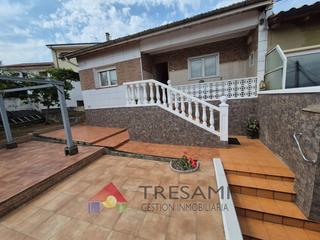 Maison  Camino de felechoso 76. Casa unifamiliar pareada, en gijón, barrio de jove