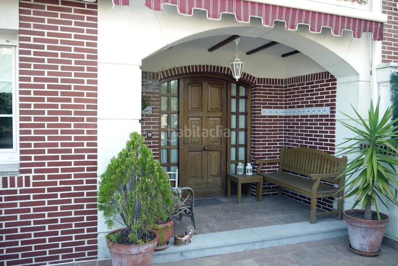 Foto 0342582f-8ed2-4e0f-bc8a-48748856205a. Casa adossada amb calefacció aparcament piscina a Castro - Urdiales