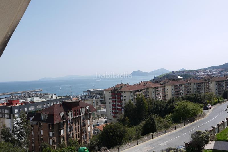 Foto 0bb4cb24-e6fd-4a9f-8449-8ffb0811899c. Casa adossada amb calefacció aparcament piscina a Castro - Urdiales