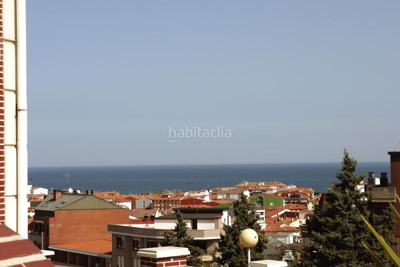 Foto 0eb10971-11c3-49c2-980f-14046ed97021. Casa adossada amb calefacció aparcament piscina a Castro - Urdiales