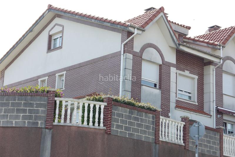 Foto 21a30af8-808a-47fb-ab68-ece8892590e3. Casa adossada amb calefacció aparcament piscina a Castro - Urdiales