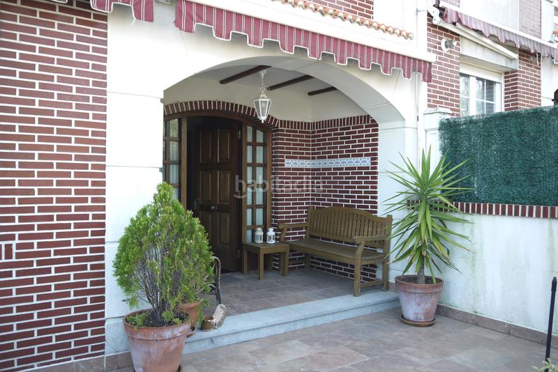 Foto 298baa04-0bd0-467c-9e3c-26edfe10afb2. Casa adossada amb calefacció aparcament piscina a Castro - Urdiales