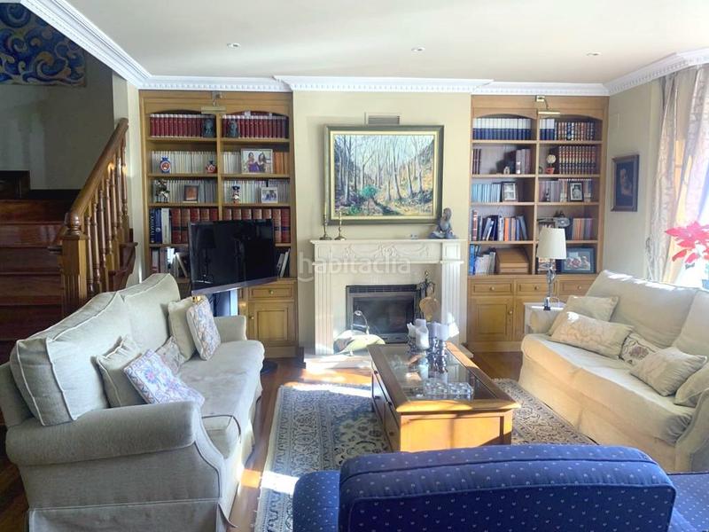 Foto 3340db7a-4c85-4489-ac3a-bccf01a83ed8. Casa adossada amb calefacció aparcament piscina a Castro - Urdiales