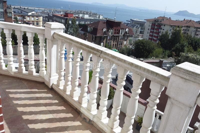 Foto 926a1204-96e4-4822-aea0-3b706dc19a85. Casa adossada amb calefacció aparcament piscina a Castro - Urdiales