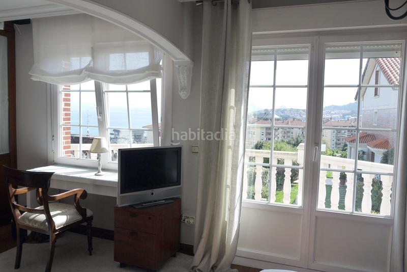 Foto b30e8bc0-5ace-4931-82f8-a10fb1a75c3e. Casa adossada amb calefacció aparcament piscina a Castro - Urdiales