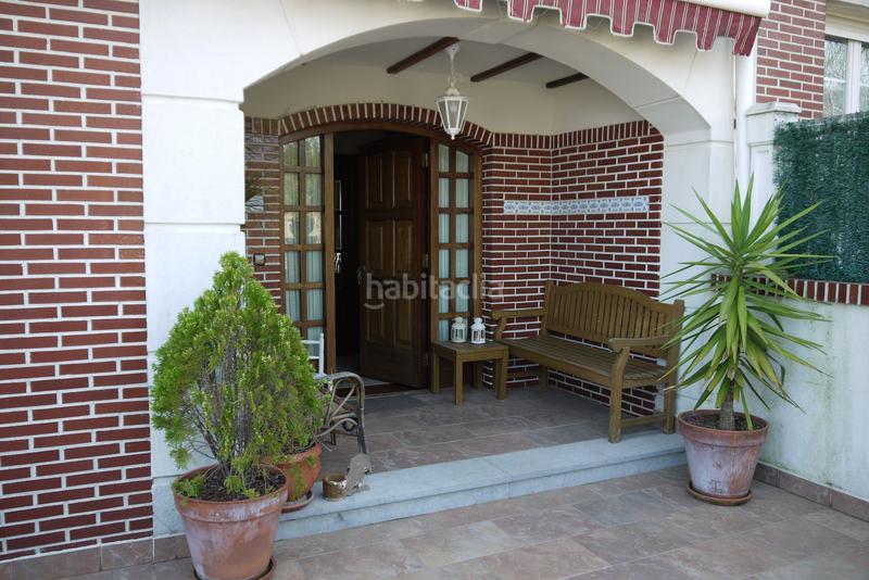 Foto e2dd5471-8444-4bd2-8f98-04670ad30298. Casa adossada amb calefacció aparcament piscina a Castro - Urdiales