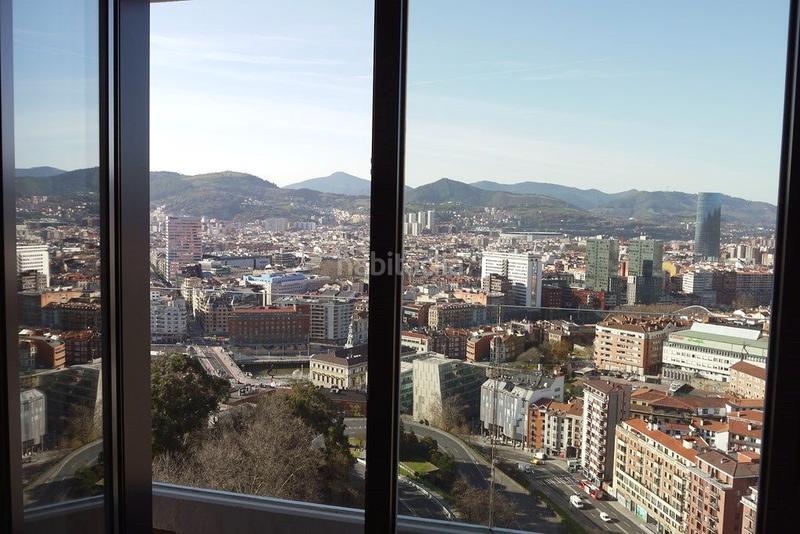 Foto 27721b0f-1bcf-4c59-816e-d3d34c18a3b8. Alquiler ático en zumalacárregui etorbidea 21 excelente atico con impresionantes vistas sobre todo . en Bilbao