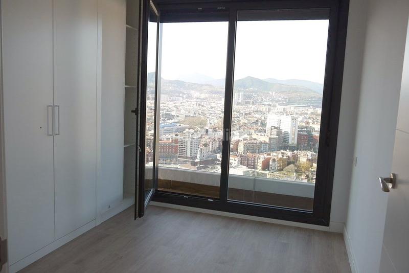 Foto 2f804a0e-68ba-4670-b453-0ac3f47561ae. Alquiler ático en zumalacárregui etorbidea 21 excelente atico con impresionantes vistas sobre todo . en Bilbao