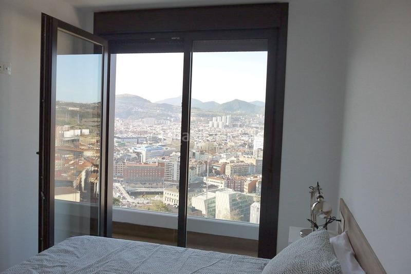 Foto 470b5c84-6549-4eef-80f1-491fe044557f. Alquiler ático en zumalacárregui etorbidea 21 excelente atico con impresionantes vistas sobre todo . en Bilbao