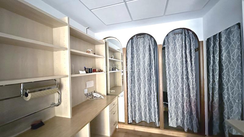 Foto 513760bf-f615-4c79-8e42-f1f7ef26eb42. Local comercial a iparragirre etorbidea 9 a Centro Urbano-Hirigunea Leioa