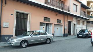 Casa adossada a Calle del zapardiel 2. Vivienda amplia col local/garaje en el centro