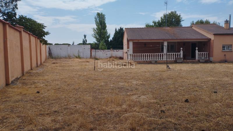 Foto 61bda055-0780-4fe4-89b5-b4faae6c9018. Chalet en urbanización las salinas 2 41 vivienda con amplia parcela en Medina del Campo