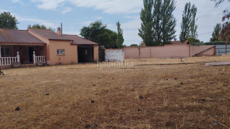 Foto 711253ec-3b67-4e2b-8c2d-c3c10f13535a. Chalet en urbanización las salinas 2 41 vivienda con amplia parcela en Medina del Campo