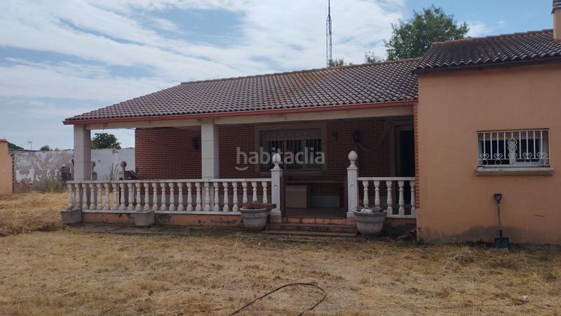 Foto 8b2dc50c-6879-4bf3-a90b-845dae526589. Chalet en urbanización las salinas 2 41 vivienda con amplia parcela en Medina del Campo